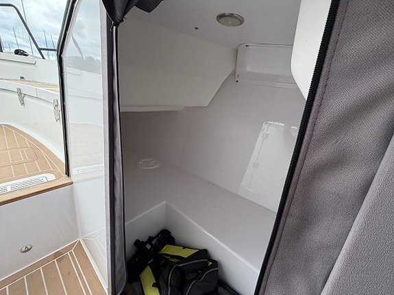 XO 270 Cabin - Suzuki DF350 DuoProp | Endast 213 h 9 of 15