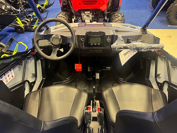 Polaris Rzr 200 EFI 4 of 4