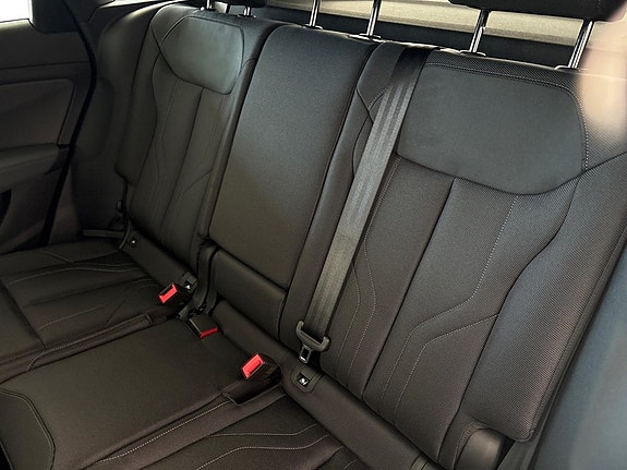 Audi Q3 12 of 14