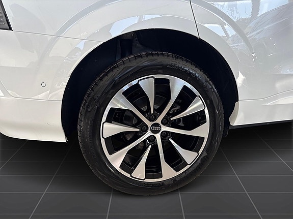 Audi Q3 7 of 14