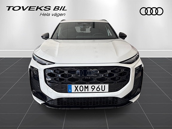 Audi Q3 6 of 14