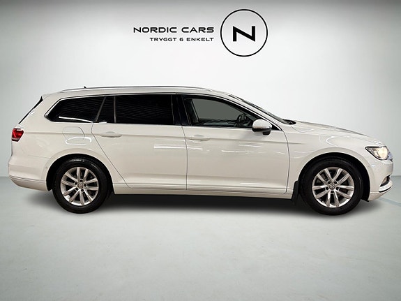 Volkswagen Passat 5 of 18
