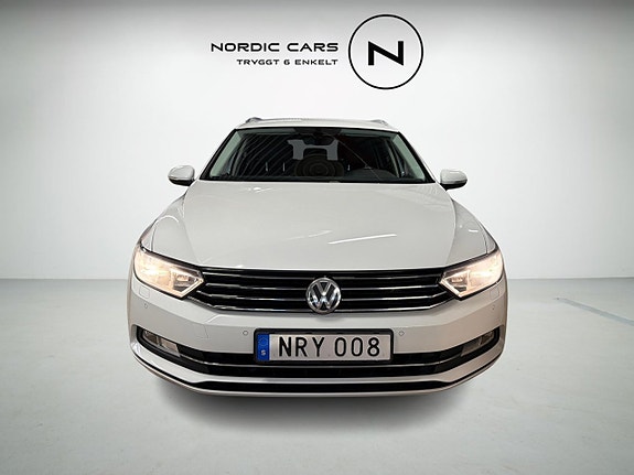 Volkswagen Passat 4 of 18