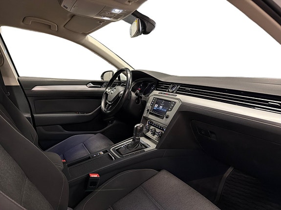 Volkswagen Passat 8 of 18