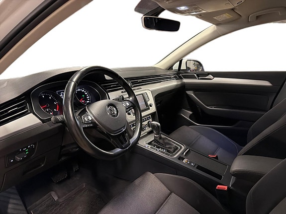Volkswagen Passat 7 of 18