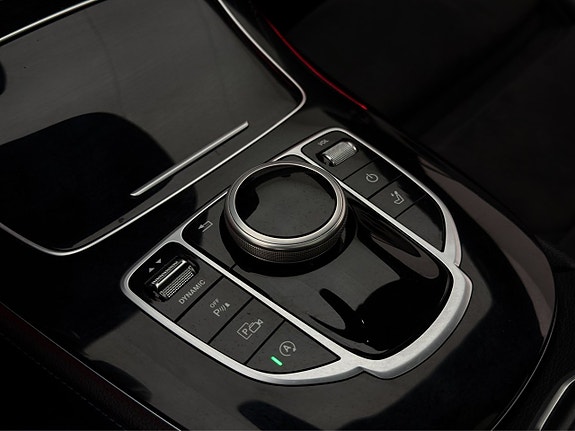 Mercedes-Benz E200 27 of 30