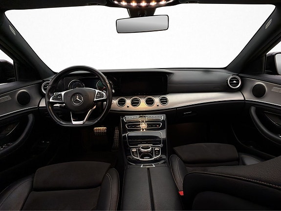 Mercedes-Benz E200 13 of 30
