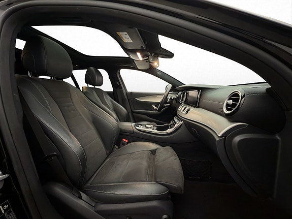 Mercedes-Benz E200 15 of 30