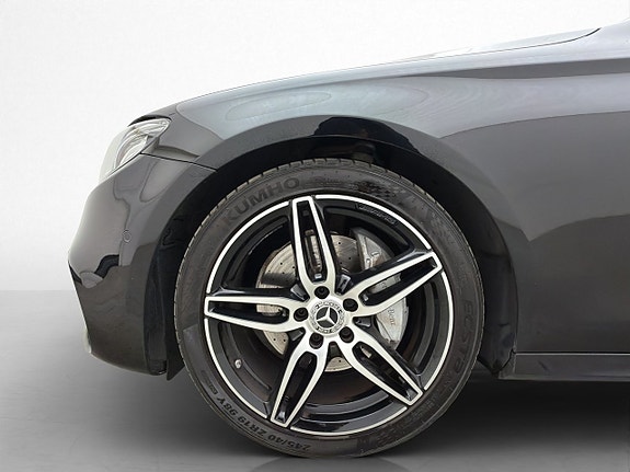 Mercedes-Benz E200 30 of 30