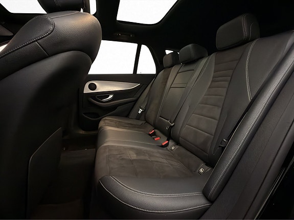 Mercedes-Benz E200 16 of 30