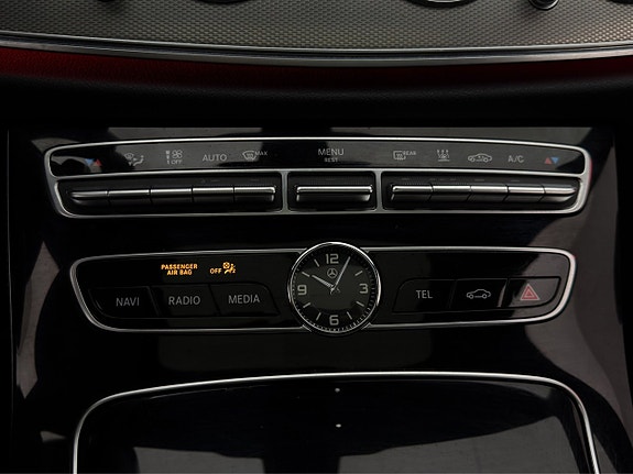 Mercedes-Benz E200 26 of 30