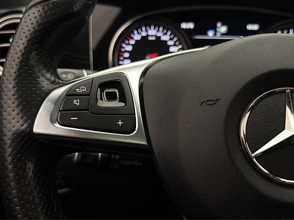 Mercedes-Benz E200 25 of 30