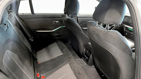 BMW 330e 5 of 9