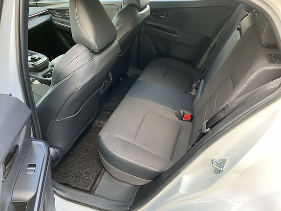 Toyota C-HR 8 of 21