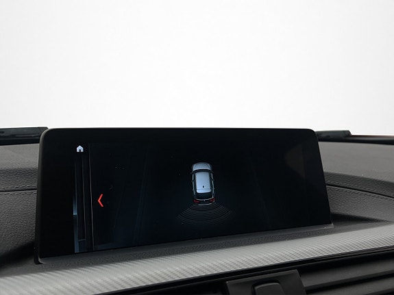 BMW 320i 21 of 29