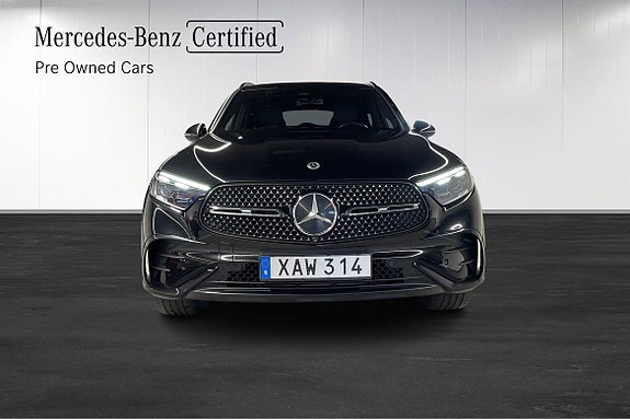 Mercedes-Benz GLC300 e 2 of 22