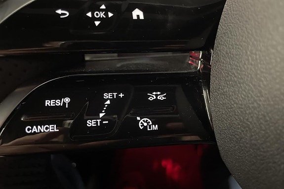 Mercedes-Benz GLC300 e 15 of 22