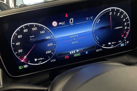 Mercedes-Benz GLC300 e 13 of 22