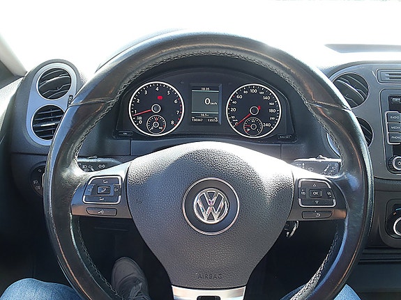 Volkswagen Tiguan 6 of 16