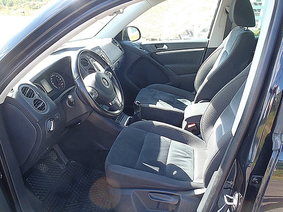 Volkswagen Tiguan 5 of 16