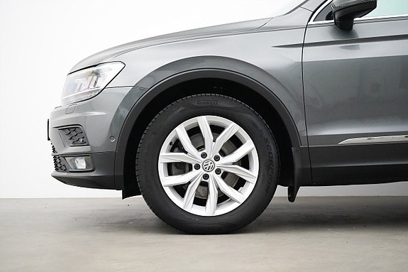 Volkswagen Tiguan 2 of 26
