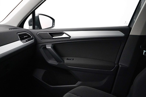 Volkswagen Tiguan 16 of 26