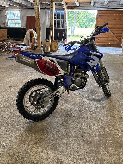 Yamaha WR250F 2 of 9