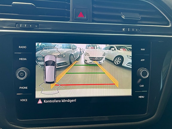 Volkswagen Tiguan Allspace 18 of 24