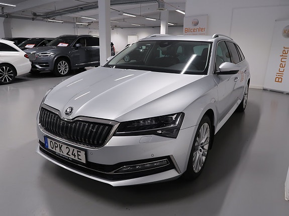 Skoda Superb 9 of 30
