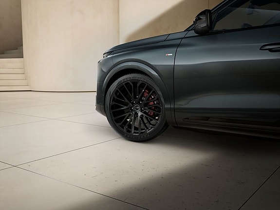 Audi Q9 4 of 11