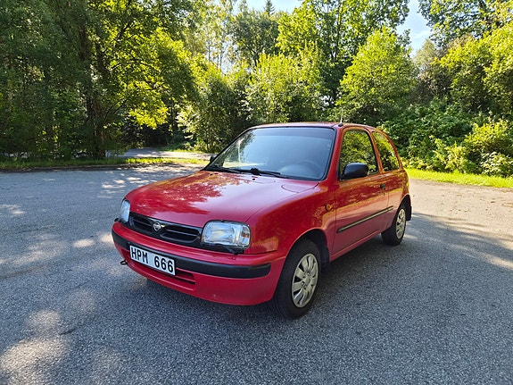 Nissan Micra 2 of 19