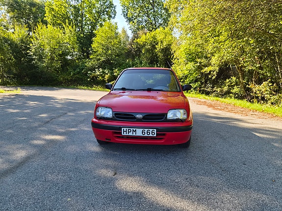 Nissan Micra 3 of 19