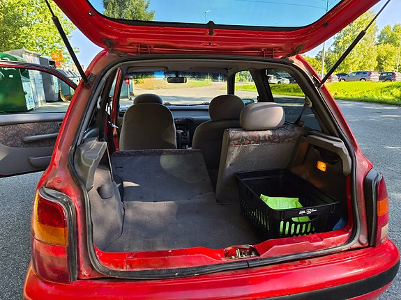 Nissan Micra 11 of 19