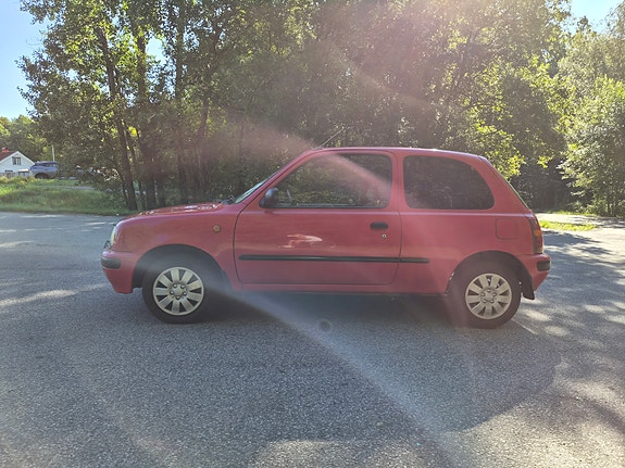 Nissan Micra 10 of 19