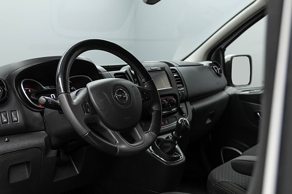 Opel Vivaro 6 of 22