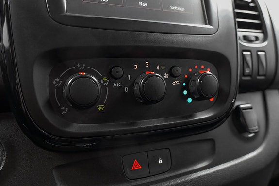 Opel Vivaro 13 of 22