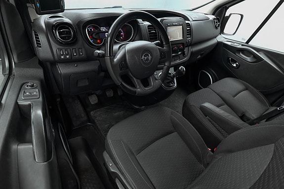 Opel Vivaro 3 of 22