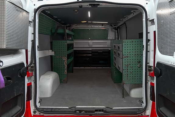 Opel Vivaro 17 of 22