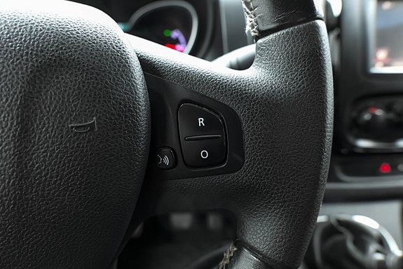 Opel Vivaro 10 of 22