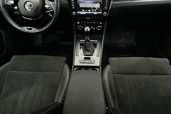 Skoda Superb 9 of 28