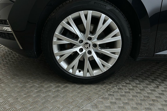 Skoda Superb 12 of 28
