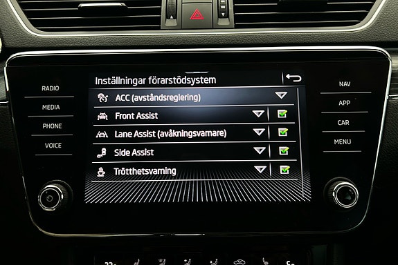 Skoda Superb 22 of 28