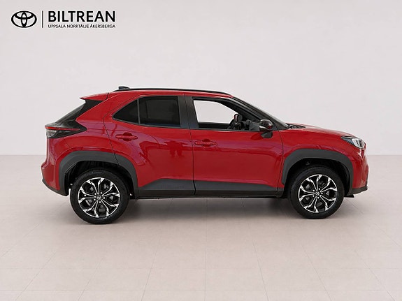 Toyota Yaris Cross 2 of 7