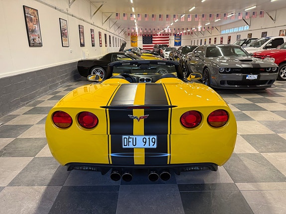Chevrolet Corvette 11 of 30