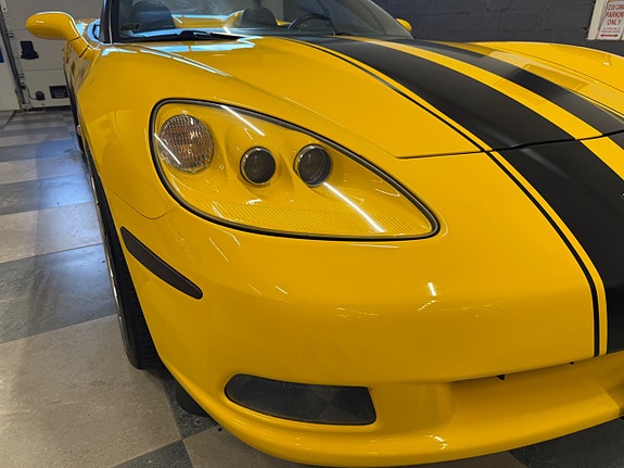 Chevrolet Corvette 17 of 30