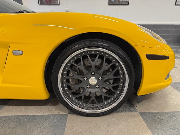 Chevrolet Corvette 13 of 30