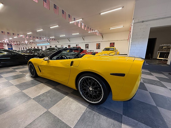 Chevrolet Corvette 9 of 30