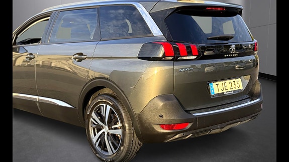 Peugeot 5008 8 of 29