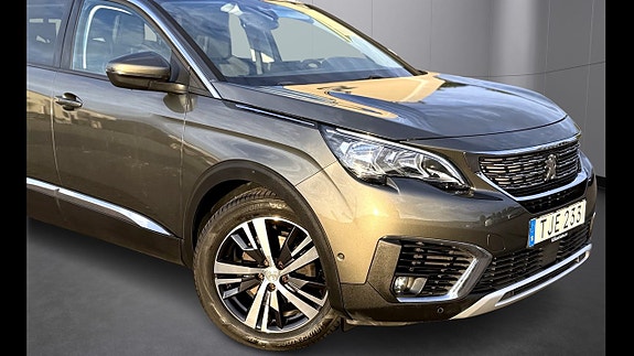 Peugeot 5008 2 of 29