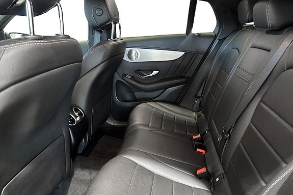 Mercedes-Benz GLC300 de 9 of 12